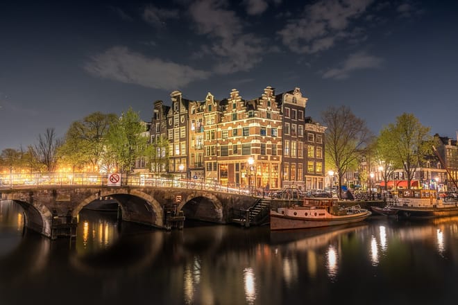 Private tour of the Canals, Jordaan and the Anne Frank House 8
