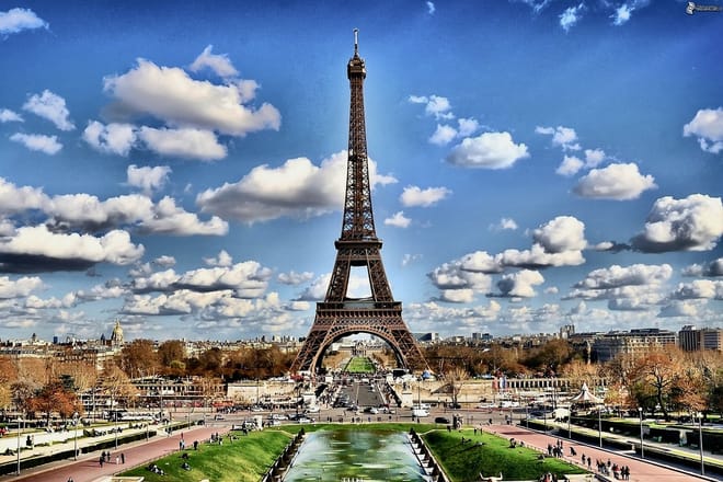 Private Paris Night City Tour with Seine River Cruise and Hotel Pickup by Minivan 9
