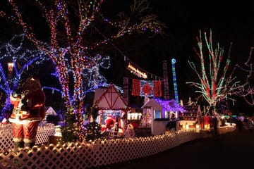 Private Vancouver Christmas Light Tour with Transfers