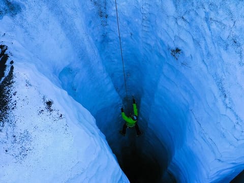 Ice climbing at Sólheimajökull, photo 2