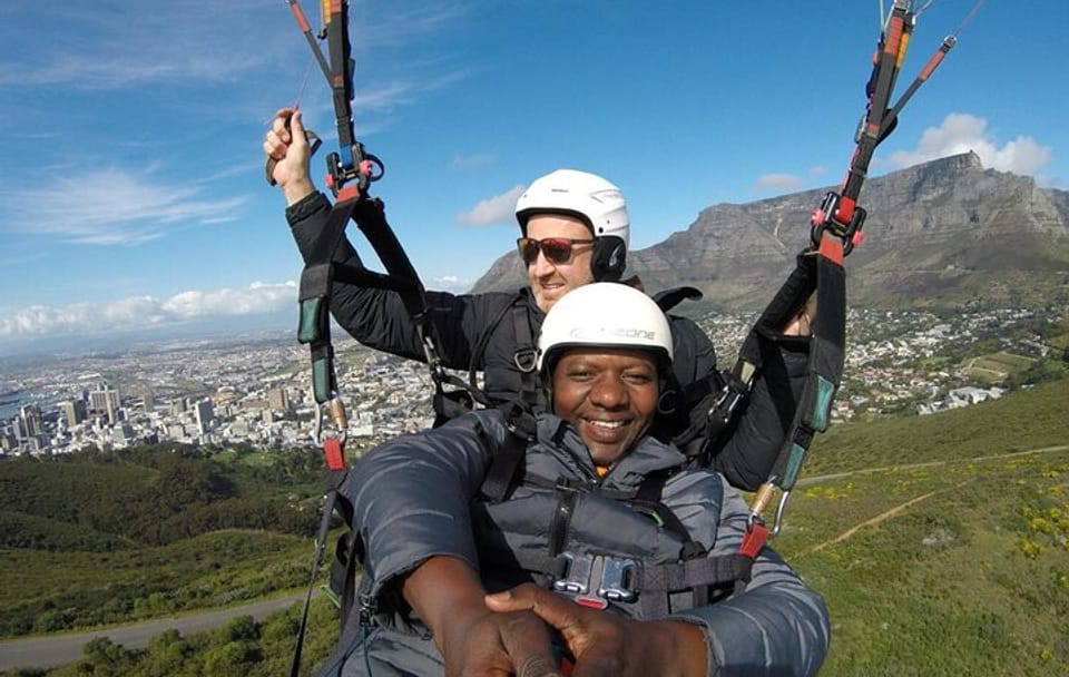 Cape Town Half-Day Tandem Paragliding and Wine Tasting Tour
