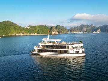 Halong Bay Luxury Cruise: Sung Sot Cave, Titop Island & Buffet