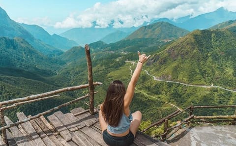 Two-Day Bac Ha Market Tour with Overnight Hotel Stay