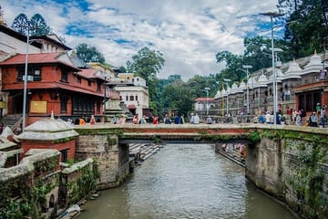 Explore Swayambhunath Stupa, Pashupatinath Temple and Bhaktapur Durbar Square
