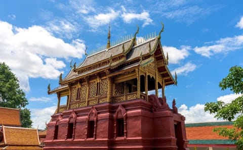 Small Group Cultural Tour of Bangkok and Ayutthaya