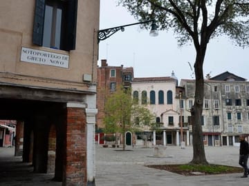 Venice Morning Walking Tour with Short Canal Cruise
