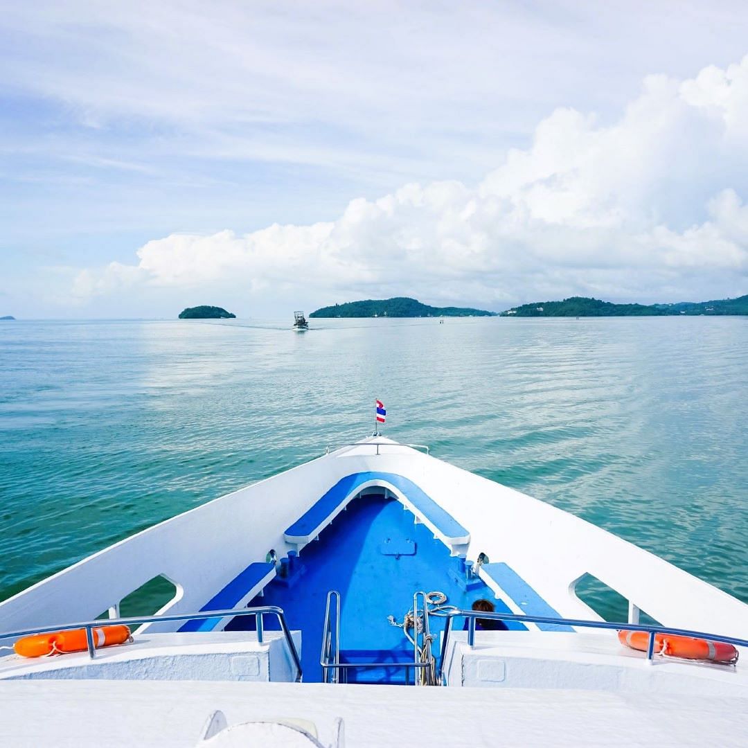 Phi Phi Island to Phuket: One-Way Ferry Transfer with Andaman Wave Master