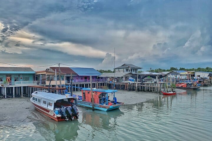 Pulau Ketam Fishing Village with Blue Mosque and Thean Hou (SIC/Shared Tour) 2