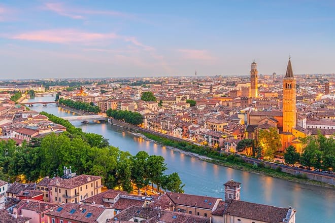 Florence to Verona: Roman Ruins & Romantic Streets 