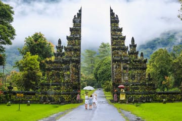 Bali Highlands Photography Tour at Handara Gate and Beyond