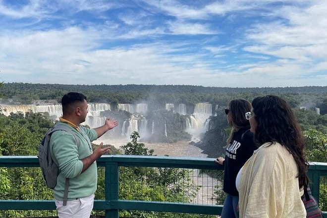 Parque Das Aves from Puerto Iguazu & optional Iguazú Falls Tour photo 2