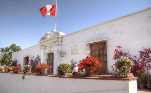 The Magic of the Sacred Valley – 7 Days: Lima, Cusco, Maras, Machu Picchu with Domestic Flights, French-speaking guide