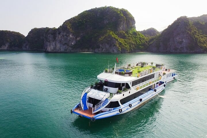 LA CASTA CRUISE - Luxury 5 Star Halong Bay 1 Day - JACUZZI POOL