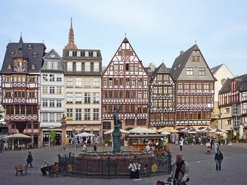 Frankfurt walking tour with a Professional Guide