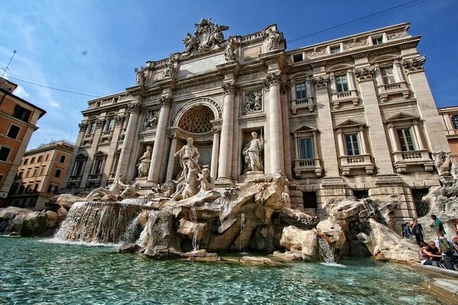 Rome Private Airport Transfer with 1-Hour City Highlights Tour