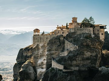 2-Day Tour to Delphi & Meteora with Guide and Tickets From Athens