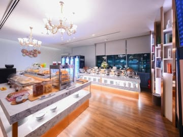 Suvarnabhumi Airport Miracle Lounge Access