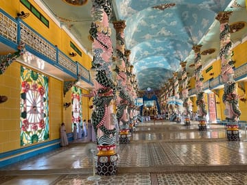 1-Day Tay Ninh– Cao Dai Temple & Cu Chi Tunnels Tour
