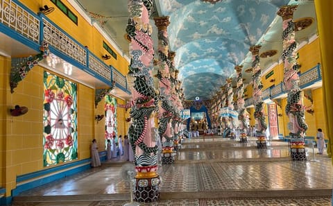 Cultural Day Tour of Cao Dai Temple and Cu Chi Tunnels