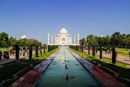 Delhi Agra day trip by Super fast Train