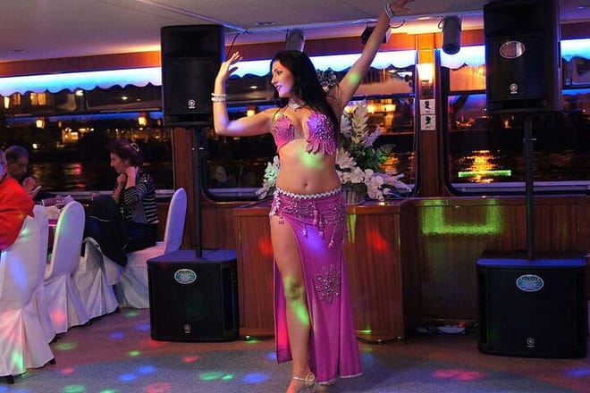 Istanbul Bosphorus Dinner Cruise & Turkish Night Show 6