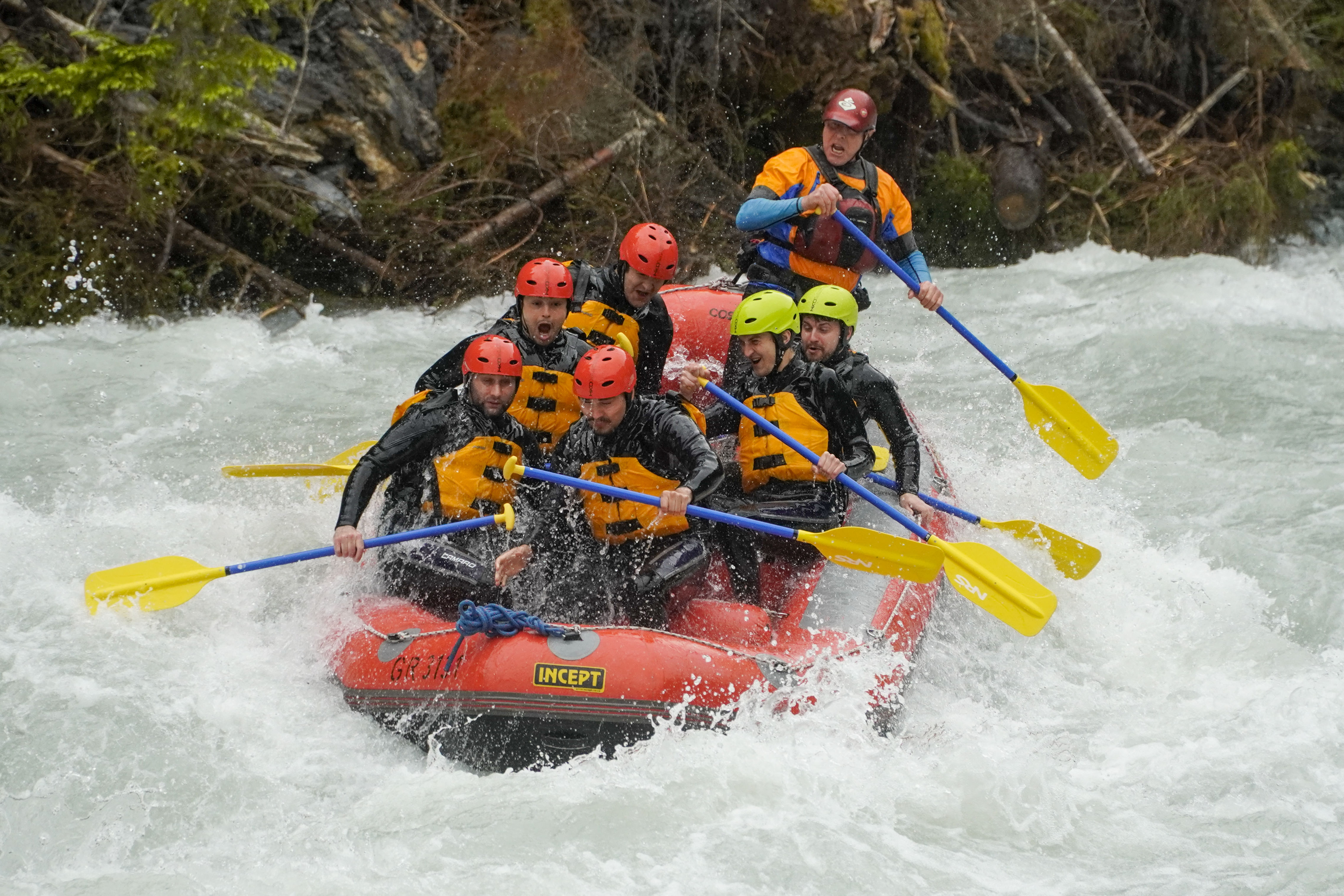 Rafting Switzerland - Whitewater Action - Rafting.ch