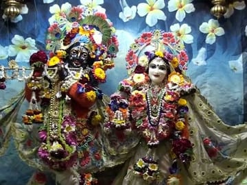 Mathura and Vrindavan Day Tour from Delhi by Minivan