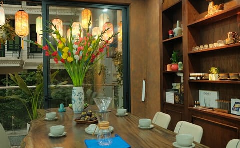Authentic Vietnamese Culinary Experience in Hanoi Villa