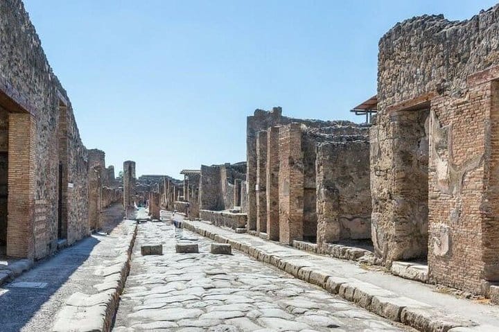 Private Tour Pompeii excavations 4