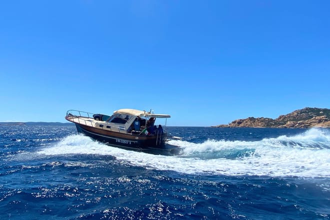 Palau or La Maddalena, Sardinia: wooden boat tours 8h in southern Corsica