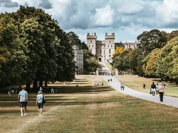 Windsor Castle Half-Day Tour with Hotel Transfer from London