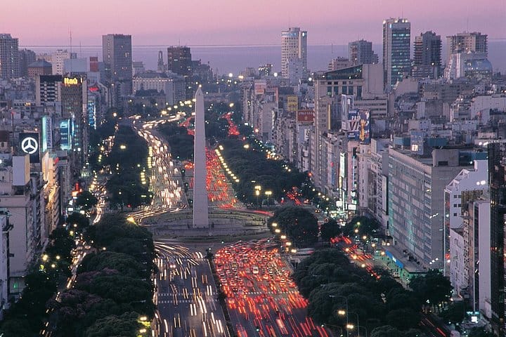 Private service city tour: 9 de julio avenue