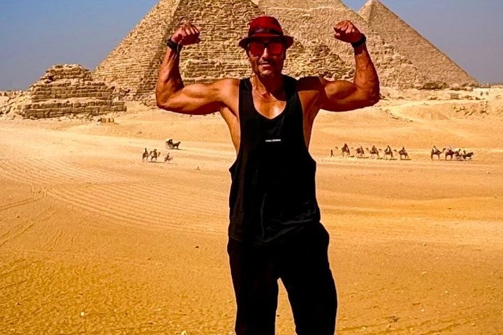 9 pyramids by Emo Tours Sweden