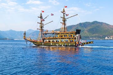Antalya Pirate Boat Tour with Lunch and Roundtrip Transfer