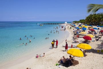 Montego Bay Shore Excursion: Doctor's Cave Beach and City Tour