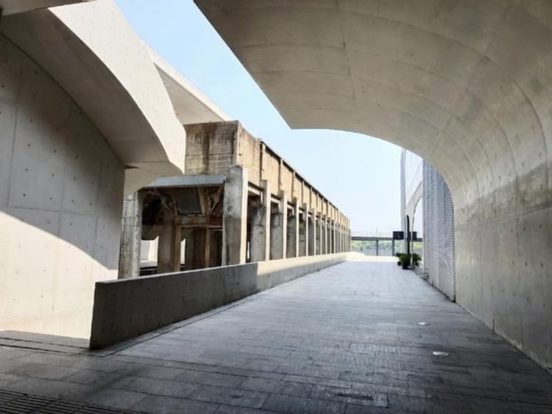 Shanghai: M50 Art District & West Bund Gallery Tour