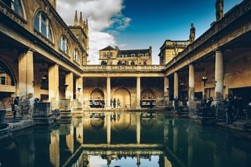 Stonehenge and Bath Day Trip from London by Minivan