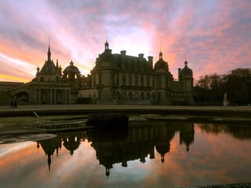 Private 2-Hour Walking Tour of Chantilly's History and Architecture