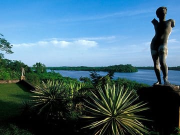Kalutara and Brief Garden Tour from Colombo with Guide
