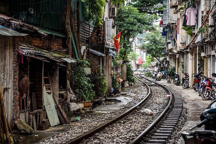 Hanoi City Walking Tour with Local Guide and Train Street