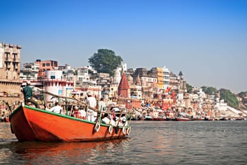 5-Day Cultural Tour of Agra and Varanasi from Delhi