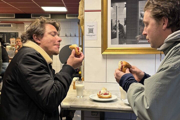 Private Walking Food Tour in Amsterdam 6