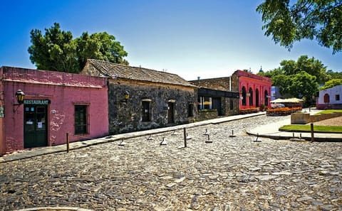 Colonia del Sacramento Day Trip from Buenos Aires with Tour