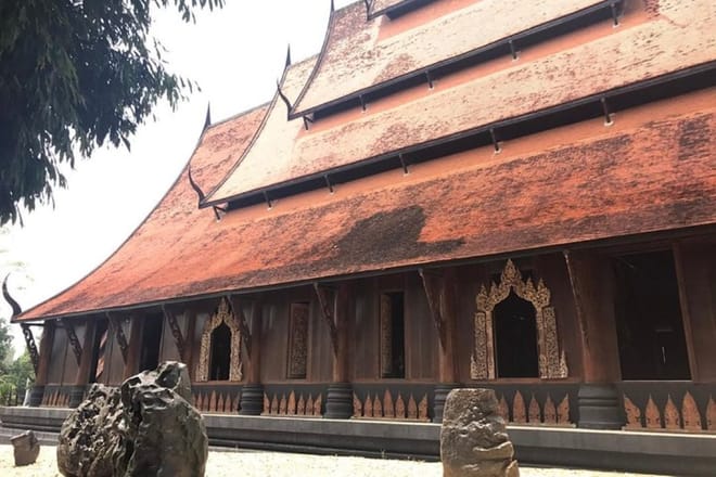 Chiang Mai-Chiang Rai: White - Blue temple - Black Museum-Golden Triangle 9