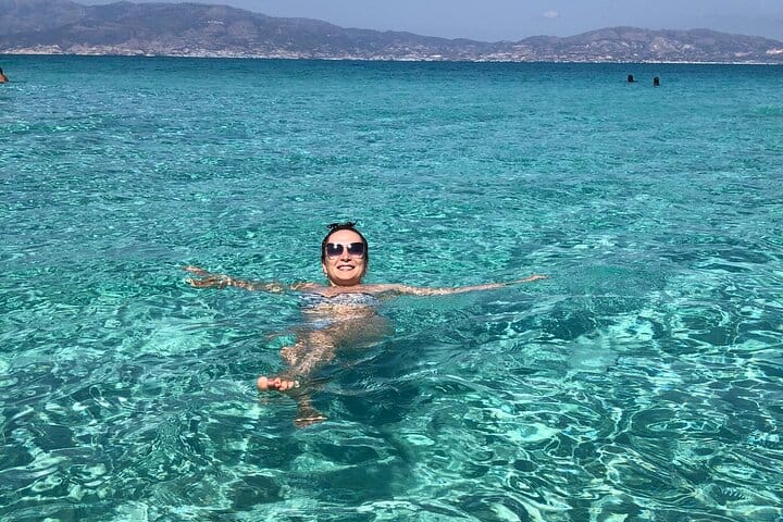 VIP Motor Yacht Charter – 17 meter – 10 Guests max – Full day