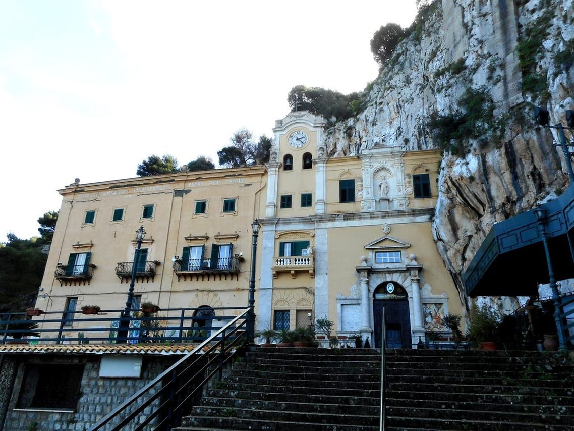 Palermo: Rotoli Cemetery and Santa Rosalia Sanctuary Tour 8