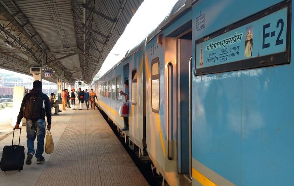 Day Trip from Delhi to Agra: Taj Mahal by Train