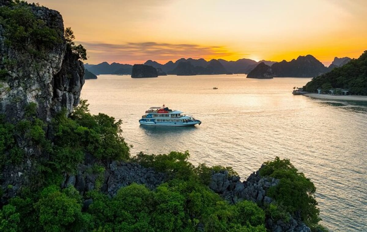 HALONG LUXURY DAY TRIP 5 STARS on LUXURY CRUISE