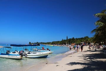 West Bay Beach Tour with Chocolate and Rum Factory Visit