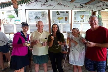 Private Bus Tour of Roatán's Scenic Highlights and Culture